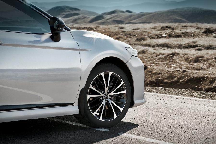 Детали экстерьера Toyota Camry S-Edition 2020 года  (CIS) (фото 6 из 12)
